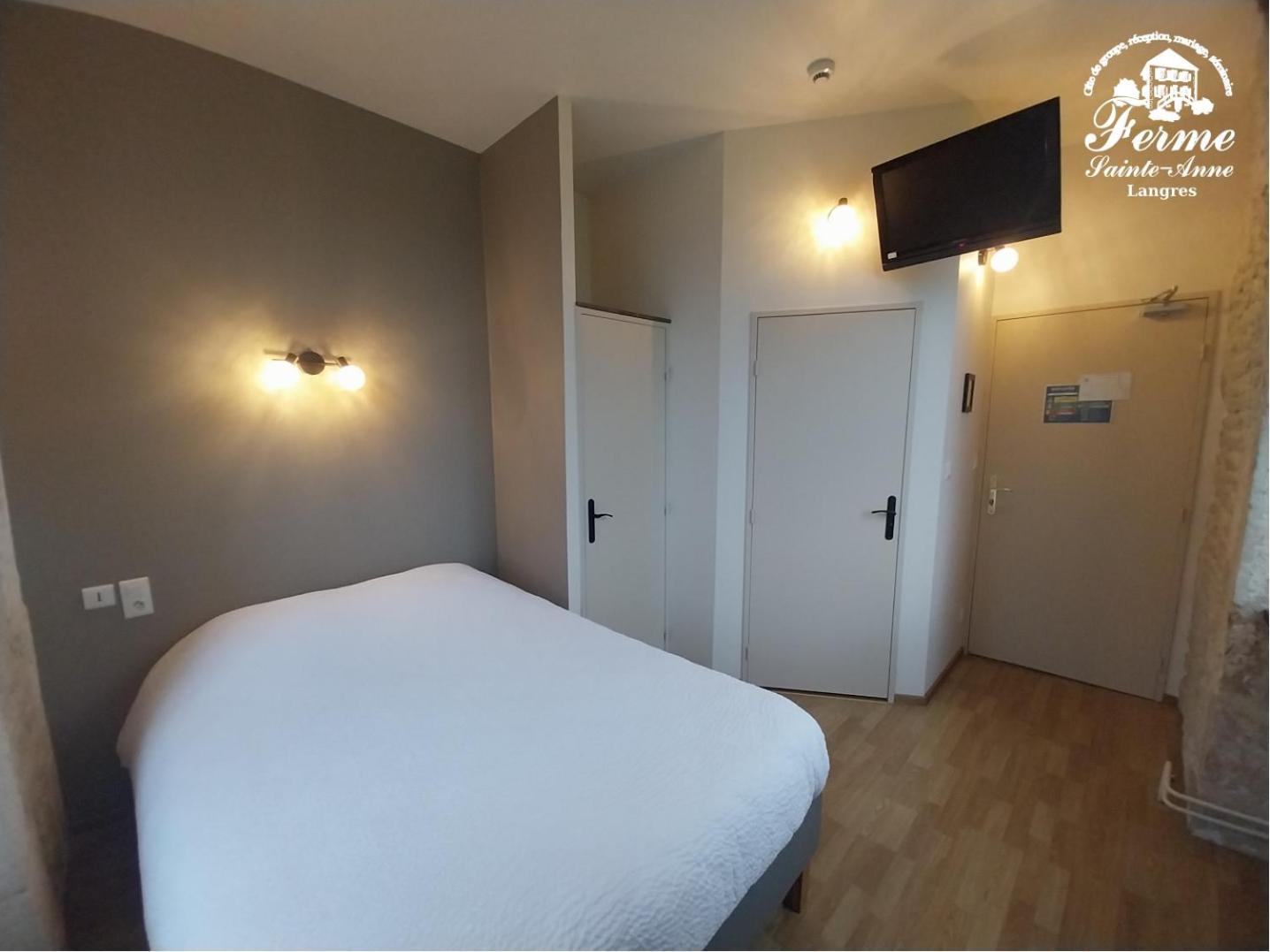 Domaine Ferme Sainte Anne Hotel Langres Exterior foto